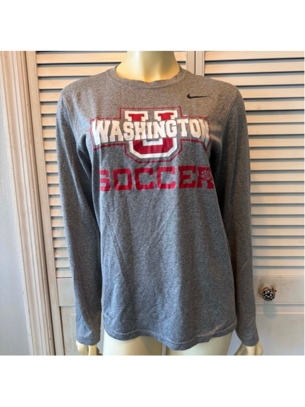 Nike Washington U Soccer Dri-FIT Gray Long Sleeve Tee Size Small